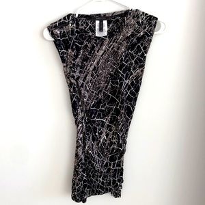 BCBG MAXAZRIA Blouse, dark marble print, Shoulder zipper detail, XXS